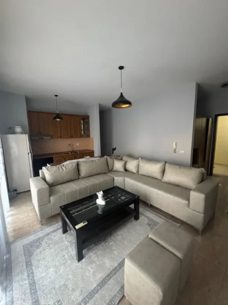 Tirane, jepet me qera apartament 1+1 Kati 8, 75 m² 500 € (DON BOSKO)