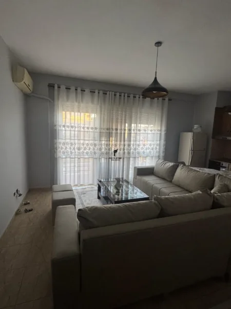 Tirane, jepet me qera apartament 1+1 Kati 8, 75 m² 500 € (DON BOSKO)