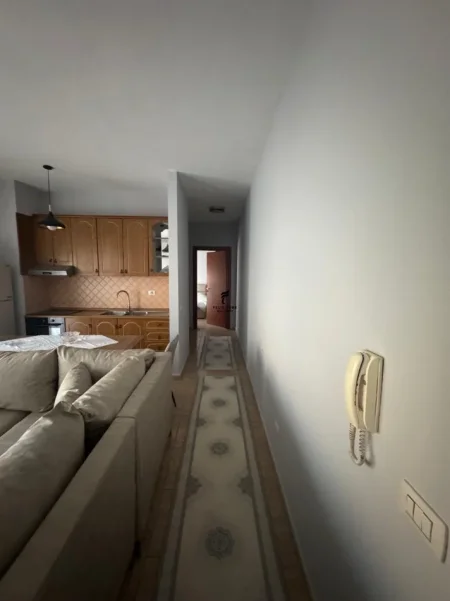 Tirane, jepet me qera apartament 1+1 Kati 8, 75 m² 500 € (DON BOSKO)