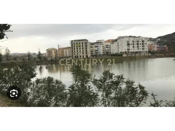 Tirane, jepet me qera apartament 2+1 Kati 3, 91 m² 800 € (Liqeni i Thate)