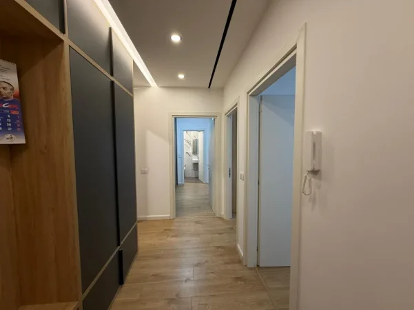 Tirane, jepet me qera apartament 3+1+Ballkon Kati 3, 119 m² 700 € (Astir)