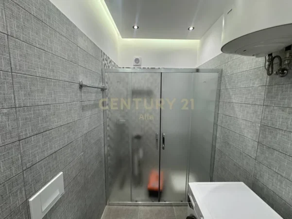 Tirane, jepet me qera apartament 2+1+Ballkon Kati 8, 113 m² 850 € (Zogu i Zi)