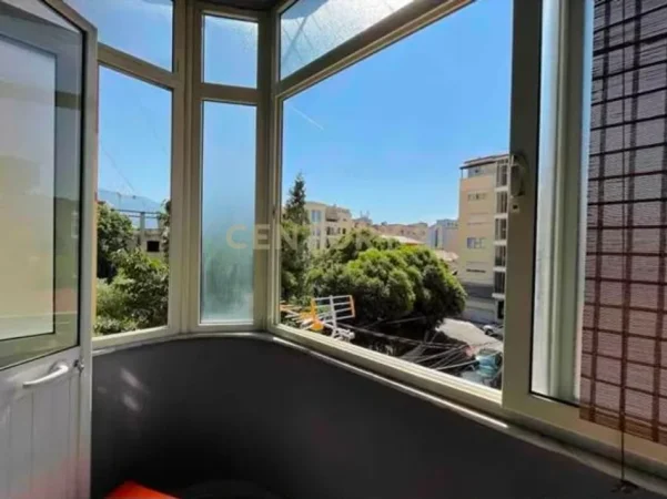 Tirane, jepet me qera apartament 1+1+Aneks+Ballkon Kati 3, 61 m² 580 € (Bulevardi Zogu i Pare)