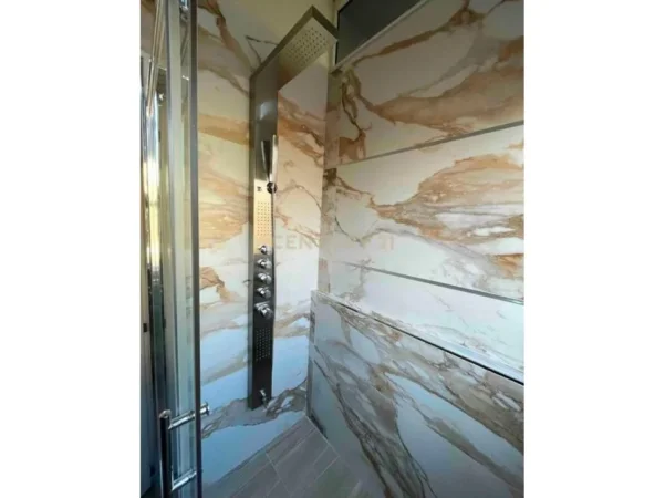 Tirane, jepet me qera apartament 1+1+Aneks+Ballkon Kati 3, 61 m² 580 € (Bulevardi Zogu i Pare)
