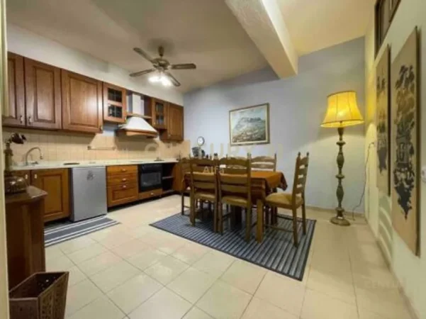 Tirane, jepet me qera apartament 1+1+Aneks+Ballkon Kati 3, 61 m² 580 € (Bulevardi Zogu i Pare)