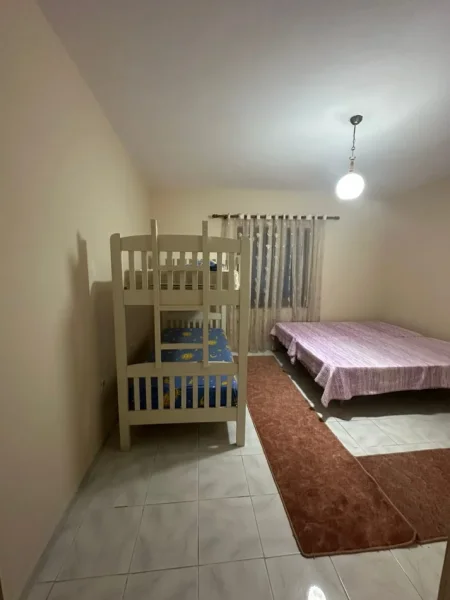 Tirane, jepet me qera apartament 1+1 Kati 1, 71 m² 350 € (Rruga 5 Maji)