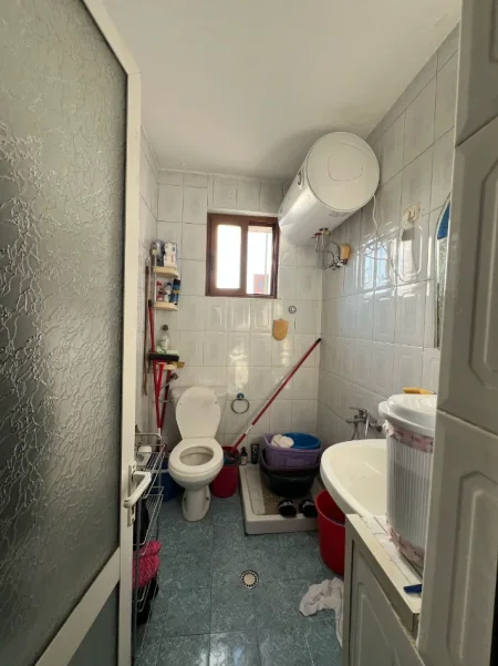 Tirane, jepet me qera apartament 2+1 Kati 5, 80 m², 45.000 LEKE (RRUGA FERIT XHAJKO)