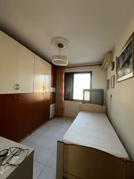 Tirane, jepet me qera apartament 2+1 Kati 5, 80 m², 45.000 LEKE (RRUGA FERIT XHAJKO)