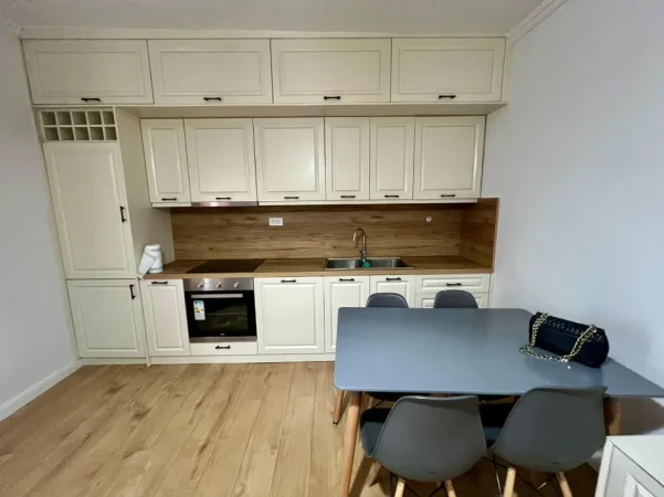 Tirane, jepet me qera apartament 1+1+Aneks+Ballkon Kati 5, 40 m² 600 € (stadiumi dinamo , sheshi willson)