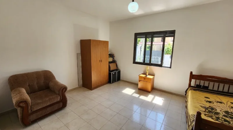 Tirane, jepet me qera apartament 4+1+Ballkon Kati 2, 163 m² 550 € (tek Vilat Amerikane)