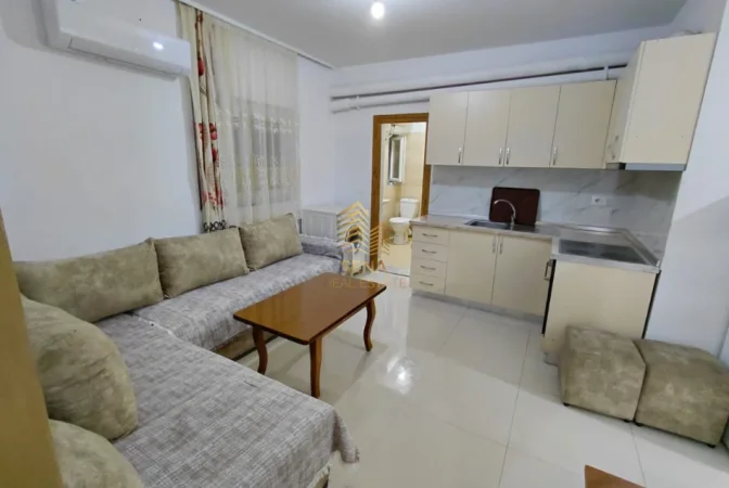 Tirane, jepet me qera apartament 1+1 Kati 3, 60 m² 380 € (5 Maji)