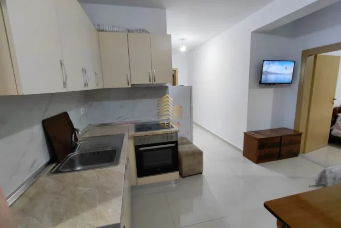 Tirane, jepet me qera apartament 1+1 Kati 3, 60 m² 380 € (5 Maji)