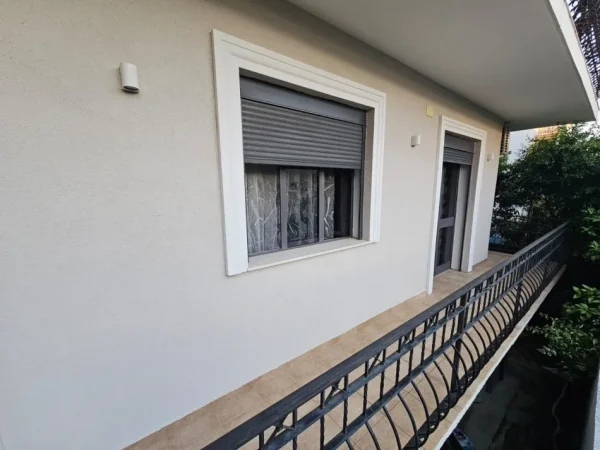 Tirane, jepet me qera apartament 1+1 Kati 1, 45 m² 300 € (Rruga Todi Shkurti)