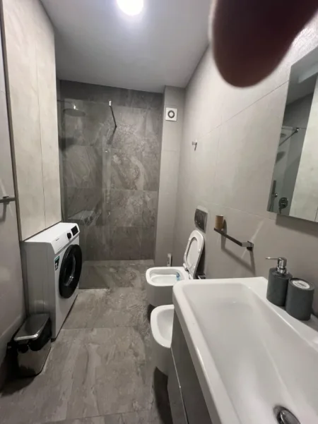Durres, jepet me qera apartament 1+1 , 65 m² (Vollga)