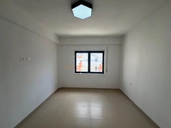 Tirane, jepet me qera apartament 3+1+Ballkon Kati 3, 107 m² 900 € (Kodra e Diellit)