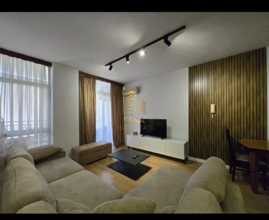 Tirane, jepet me qera apartament 2+1+Ballkon Kati 2, 100 m² 570 € (Komuna e Parisit)