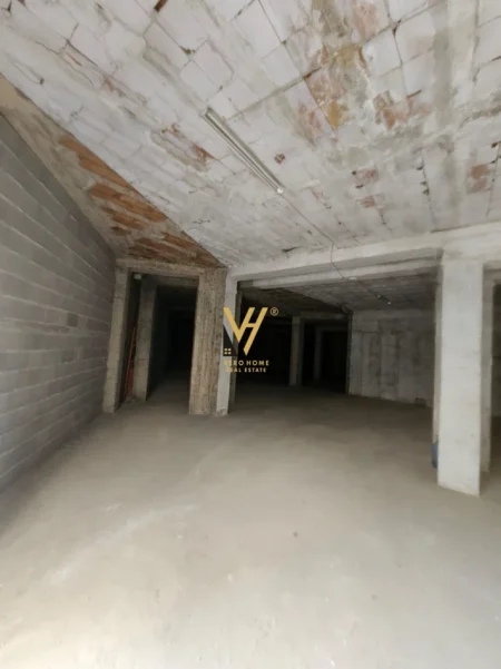 Tirane, shitet ambjent biznesi Kati 0, 290 m² 205.000 € (FRESKU)