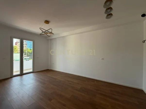 Tirane, shitet apartament 1+1 Kati 3, 58 m² 128.000 € (Laprake)