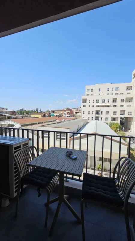 Tirane, jepet me qera apartament 2+1+Ballkon Kati 2, 90 m² 800 € (Rruga Dritan Hoxha)