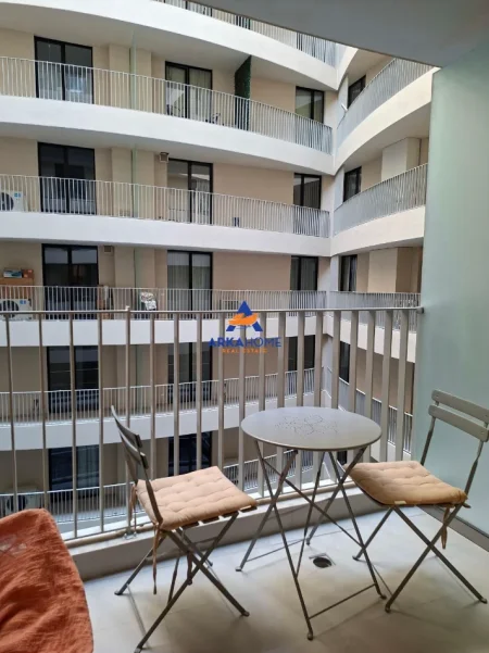 Tirane, jepet me qera apartament 1+1 Kati 6, 153 m² 2100 €