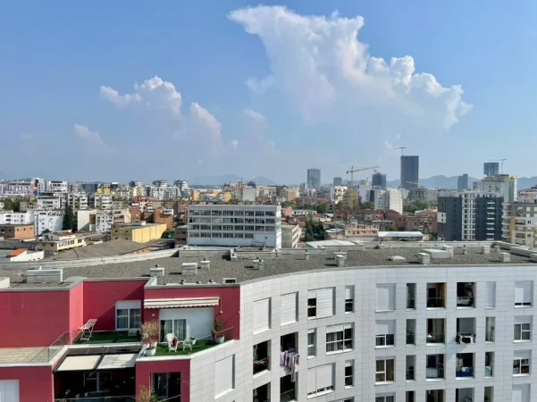 Tirane, jepet me qera apartament 1+1+Ballkon Kati 10, 550 € (Rruga Siri Kodra)