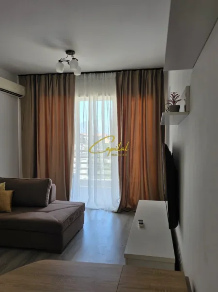 Tirane, jepet me qera apartament 1+1 Kati 4, 60 m² 550 € (LAPRAKE)