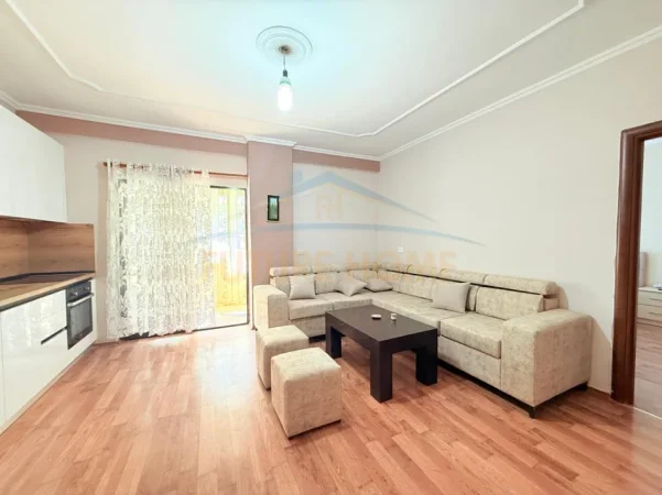 Tirane, jepet me qera apartament 2+1+Ballkon Kati 2, 92 m² 650 € (Don Bosko, Tirane)