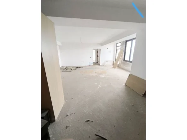 Tirane, shitet apartament+verande | Penthouse 2+1 Kati 9, 343 m² 235.000 € (YZBERISHT)