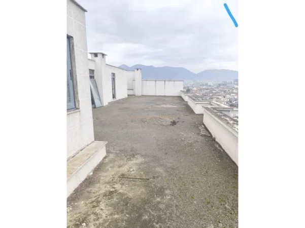 Tirane, shitet apartament+verande | Penthouse 2+1 Kati 9, 343 m² 235.000 € (YZBERISHT)