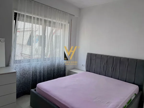 Tirane, jepet me qera apartament 1+1+Ballkon Kati 3, 65 m² 520 € (KODRA E DIELLIT)