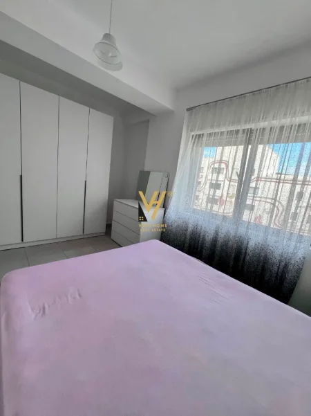 Tirane, jepet me qera apartament 1+1+Ballkon Kati 3, 65 m² 520 € (KODRA E DIELLIT)