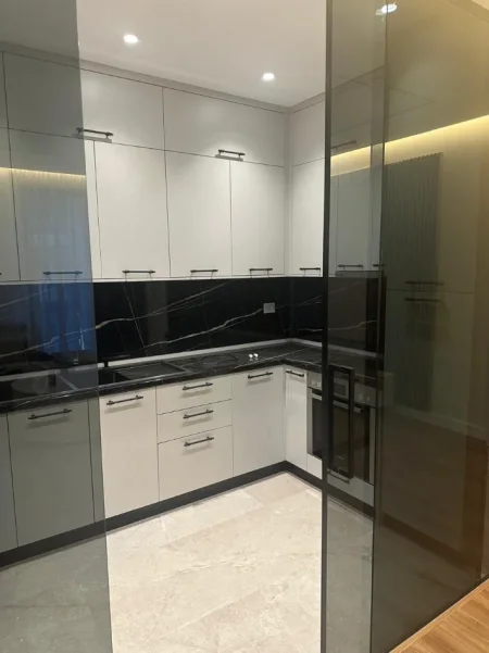 Tirane, jepet me qera apartament 3+1+Aneks+Ballkon Kati 7, 120 m² 1.200 € (Rezidenca Erli, Porcelan)