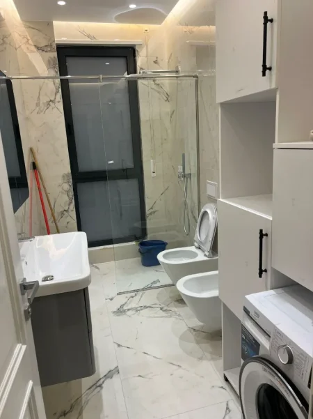 Tirane, jepet me qera apartament 3+1+Aneks+Ballkon Kati 7, 120 m² 1.200 € (Rezidenca Erli, Porcelan)