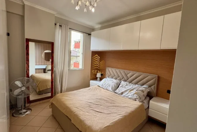 Tirane, jepet me qera apartament 2+1+Ballkon Kati 2, 85 m² 700 € (Kodra e Diellit)