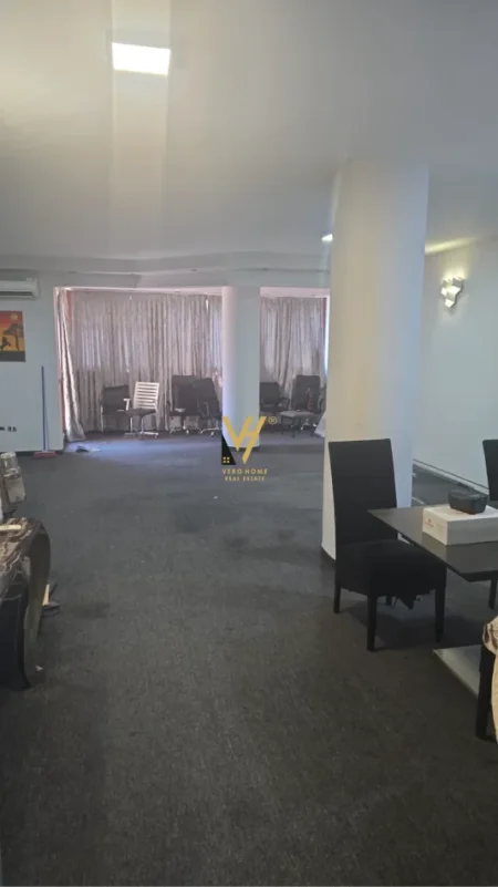Tirane, jepet me qera ambjent biznesi Kati 3, 145 m² 1.800 € (SHESHI WILLSON)