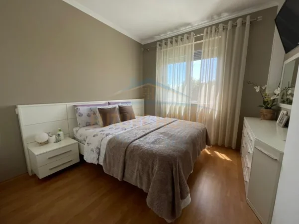 Tirane, shitet apartament 3+1+Aneks+Ballkon Kati 2, 109 m² 179.000 € (Fresku)