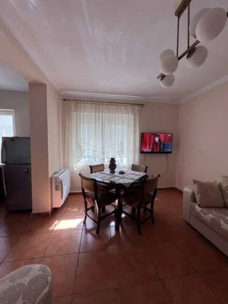 Tirane, jepet me qera apartament 2+1 Kati 4, 90 m² 600 € (Qytet Studenti)