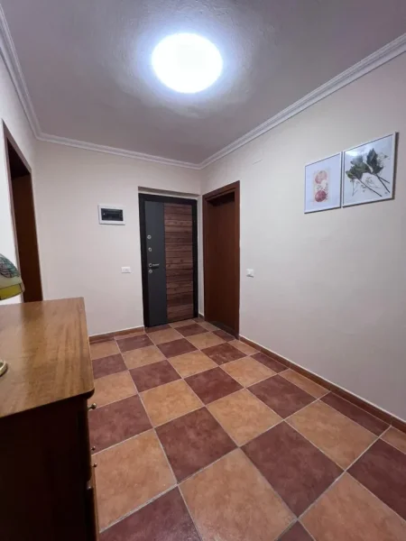 Tirane, jepet me qera apartament 2+1 Kati 4, 90 m² 600 € (Qytet Studenti)