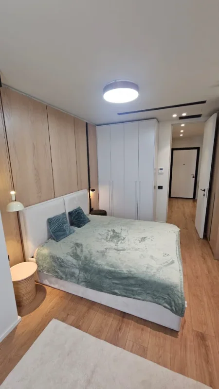 Tirane, jepet me qera apartament 1+1 Kati 10, 75 m² 900 € (Residenca Golden Tower)