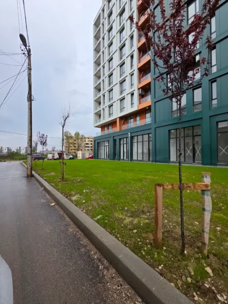 Tirane, shitet ambjent biznesi Kati 0, 34 m² 170.000 € (Bulevardi i Ri)