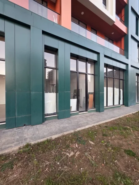 Tirane, shitet ambjent biznesi Kati 0, 34 m² 170.000 € (Bulevardi i Ri)