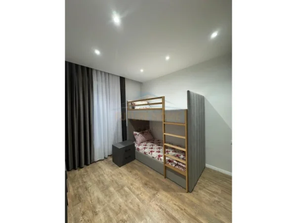 Tirane, jepet me qera apartament 2+1 Kati 4, 74 m² 500 € 