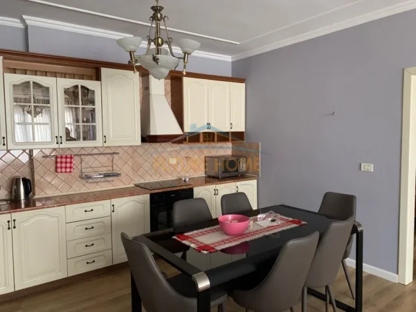 Tirane, jepet me qera apartament 2+1 Kati 11, 125 m² 1.000 € 