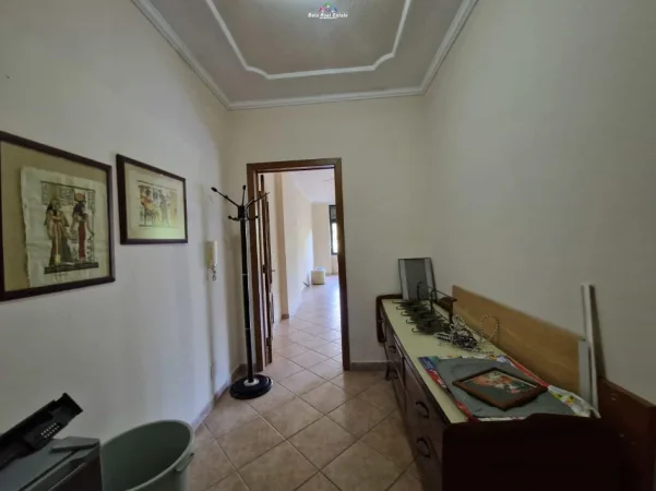 Tirane, jepet me qera zyre Kati 3, 147 m² 1.260 € 