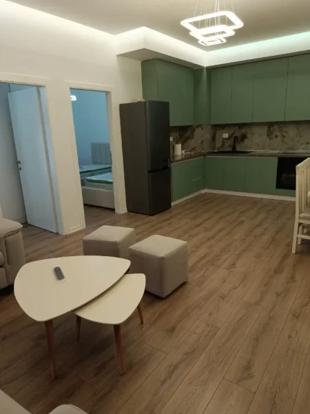 Tirane, jepet me qera apartament 2+1+Ballkon Kati 1, 90 m² 520 € (Gjon Krisli)