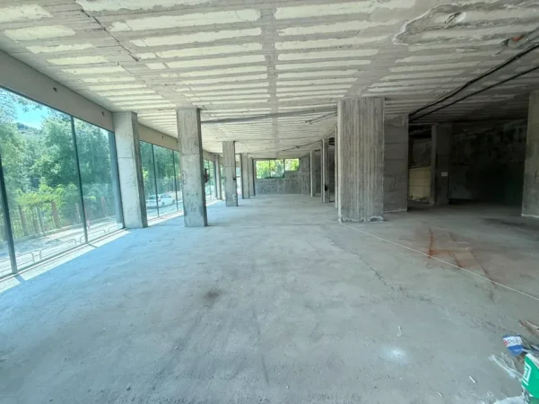 Tirane, jepet me qera ambjent biznesi Kati 0, 600 m² 4.500 € (Kopshti Zoologjik)