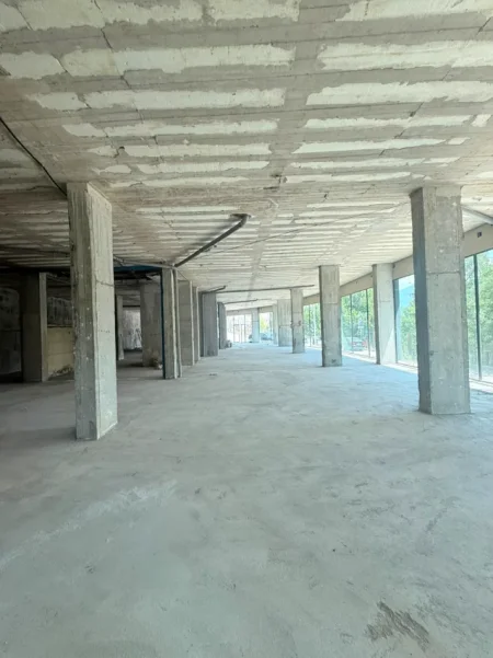 Tirane, jepet me qera ambjent biznesi Kati 0, 600 m² 4.500 € (Kopshti Zoologjik)