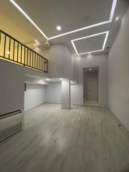 Tirane, jepet me qera ambjent biznesi Kati 0, 134 m² 1.300 € (Hoxha Tahsim)