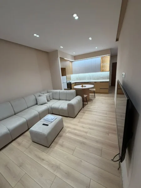 Tirane, jepet me qera apartament 2+1 Kati 2, 110 m² 900 € (Don Bosko)