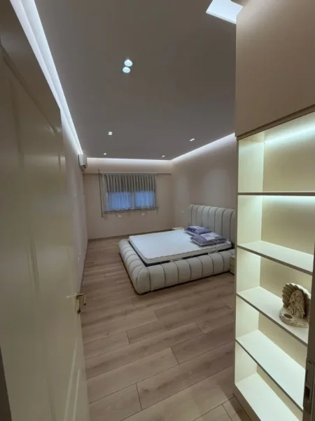 Tirane, jepet me qera apartament 2+1 Kati 2, 110 m² 900 € (Don Bosko)